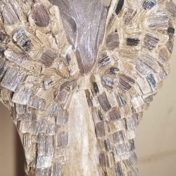 Indoor angel praying hands statue. Stands 21 inches high. - Picture 8 of 11